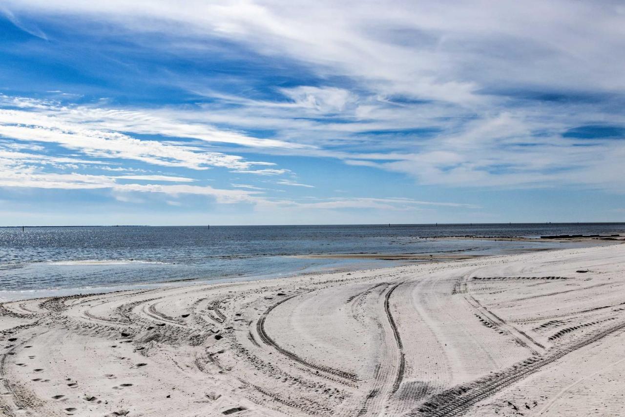 Beachside Getaway - Walk To Gulf, Pier And Casino! Villa Gulfport Esterno foto
