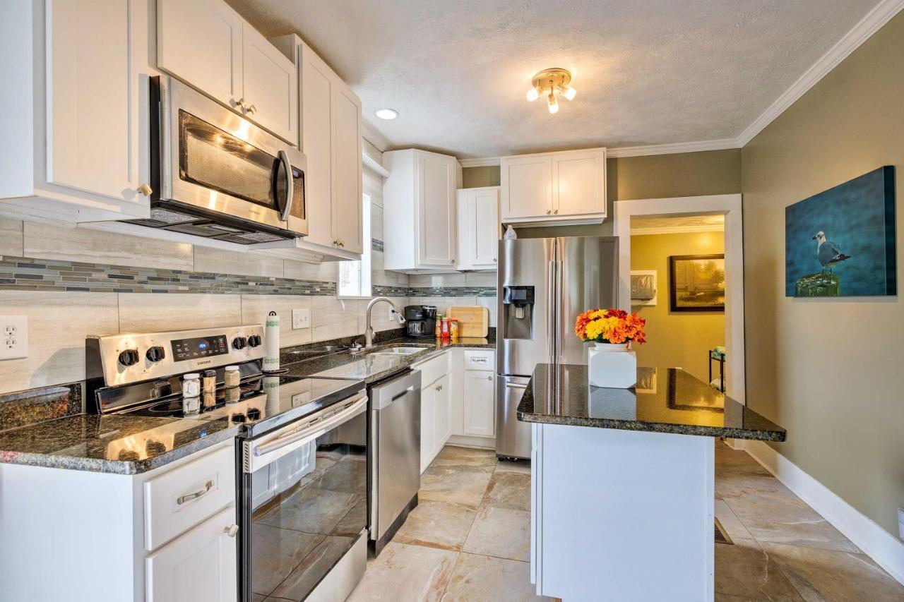 Beachside Getaway - Walk To Gulf, Pier And Casino! Villa Gulfport Esterno foto
